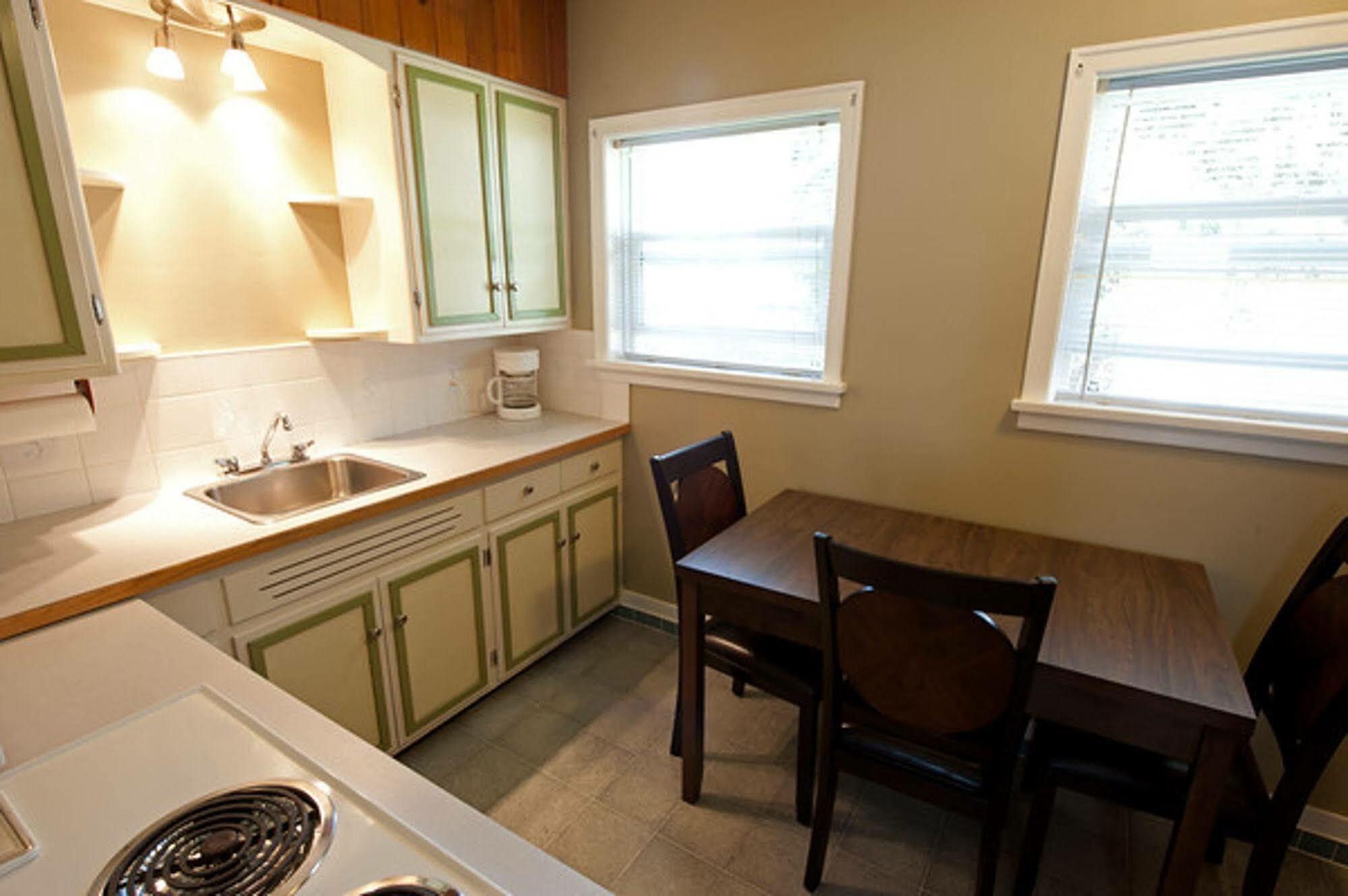 Alpine Inn&suites Nelson